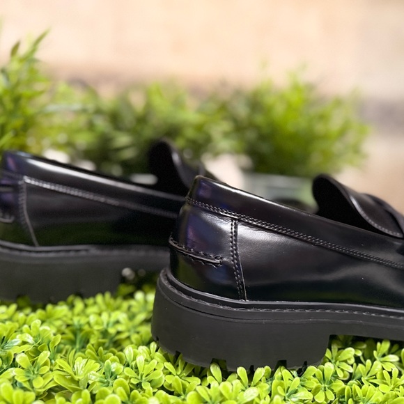 H&M Sleek Black Leather Loafers - Picture 4 of 9